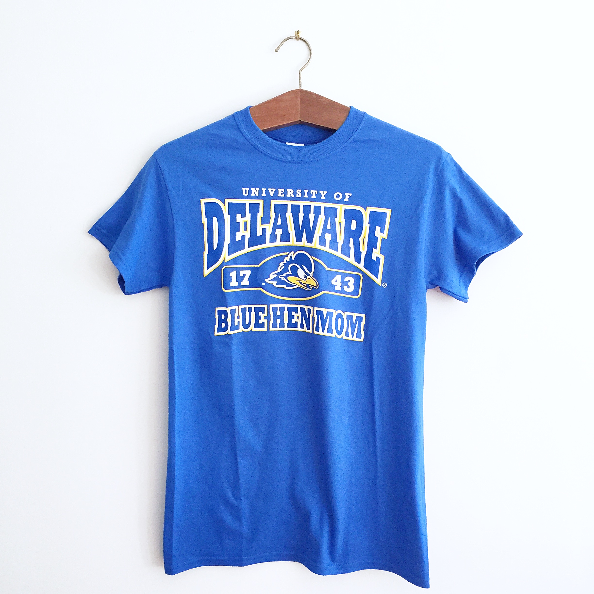 of Delaware Mom T-shirt – Royal – National 5 and