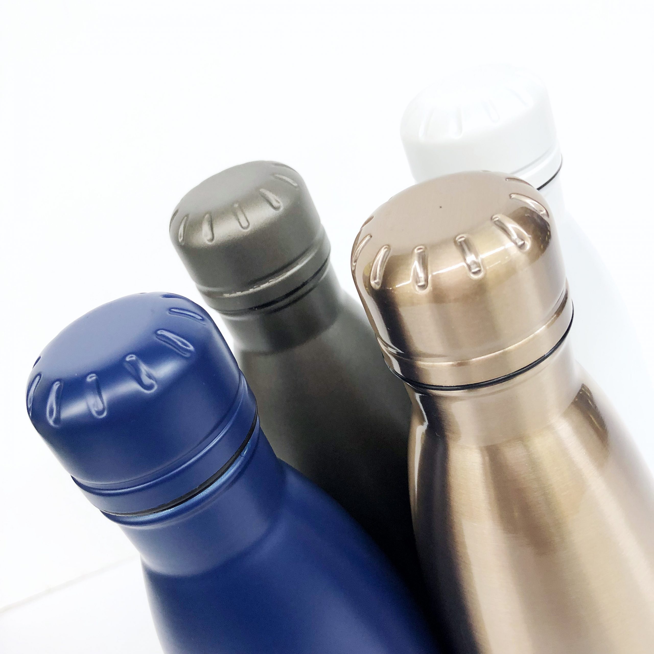 https://www.national5and10.com/wp-content/uploads/2019/06/University-of-Delaware-Insulated-22Swell22-Style-Water-Bottle-2-scaled.jpg