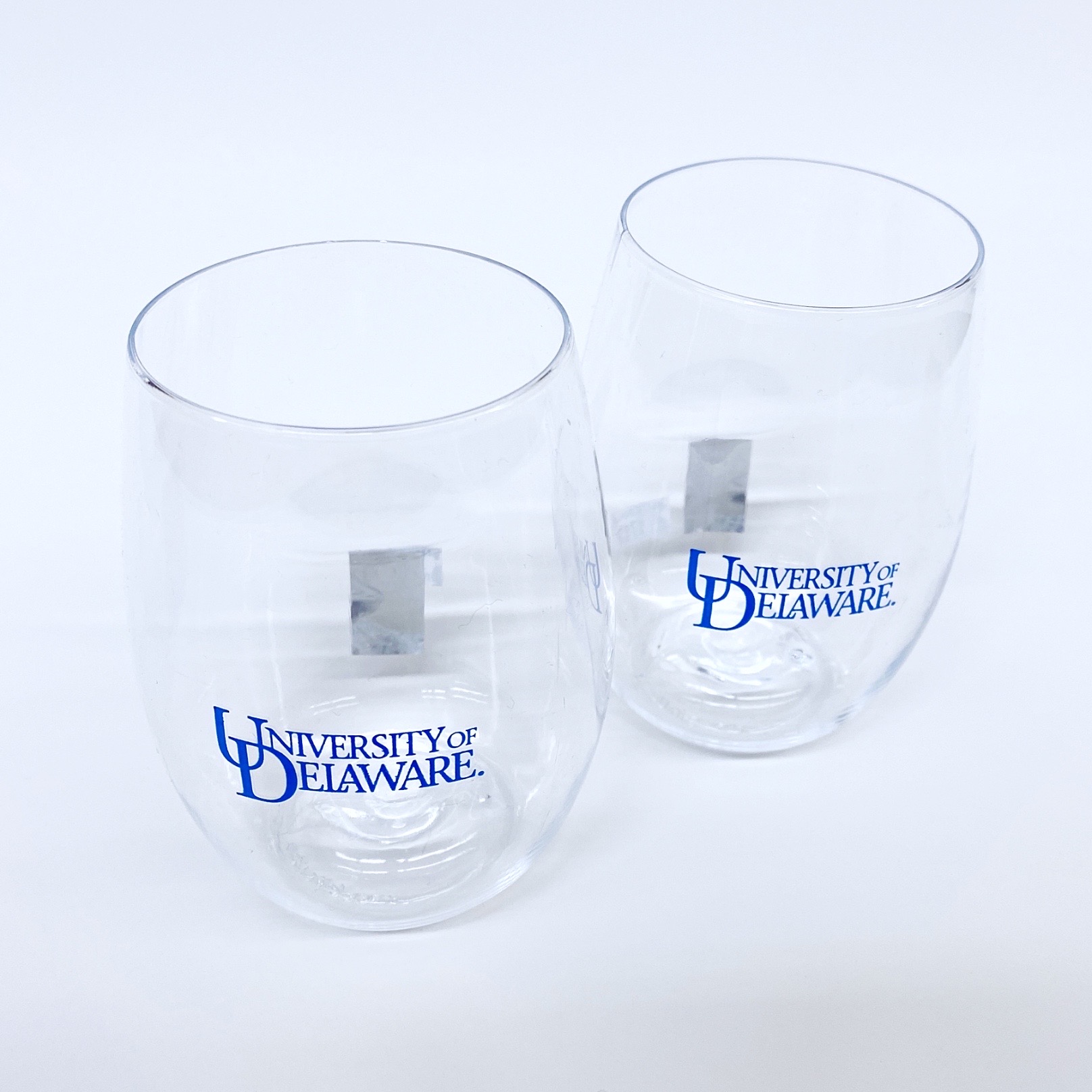 https://www.national5and10.com/wp-content/uploads/2022/10/University-of-Delaware-Shatterproof-Stemless-Wine-Glass-2.jpg